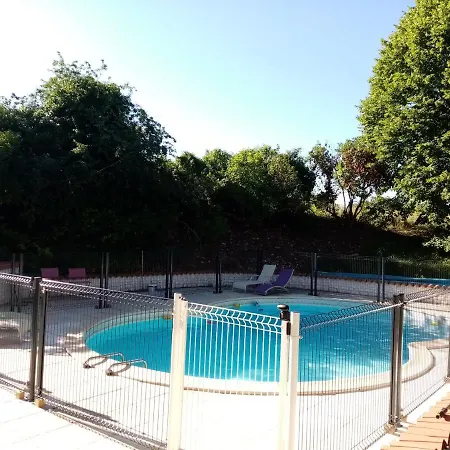 Les Ormes De Bed & Breakfast 3*