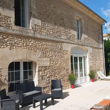 Les Ormes De Bed & Breakfast 3*