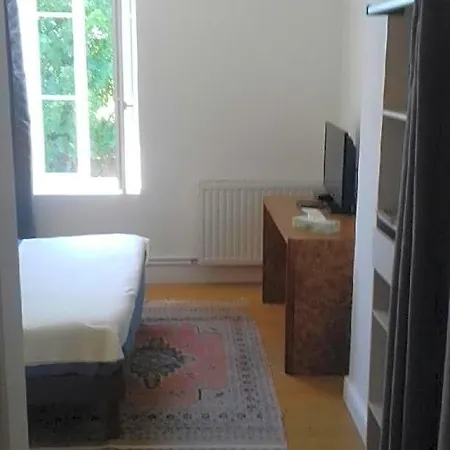 Bed & Breakfast Les Ormes De Belluire