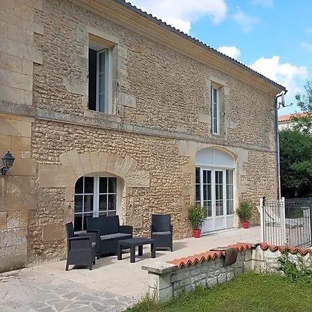 Les Ormes De Bed & Breakfast 3*
