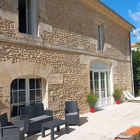 Bed & Breakfast Les Ormes De Belluire