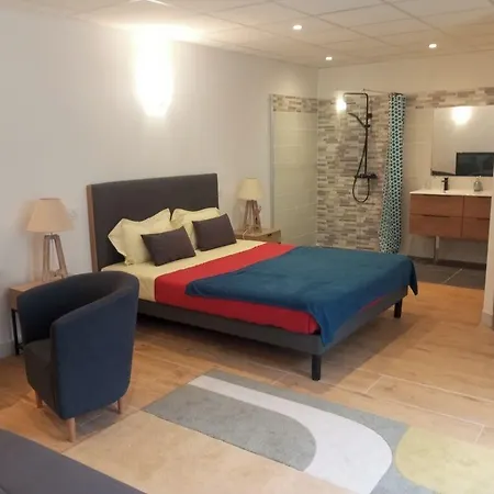 Les Ormes De Bed & Breakfast 3*